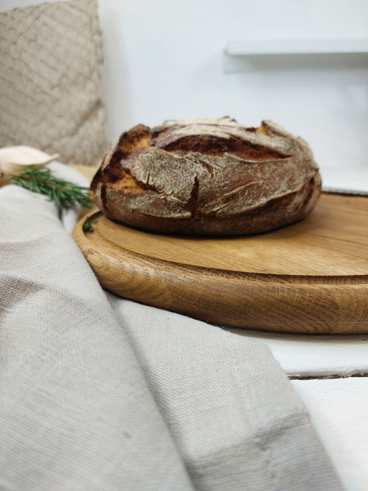 Premium Oak Board, Artisanal Bread Serving Platter, Elegant Circular Bread Cutting Board, Gourmet Serving Wheel, Stylish Baking Accessory, Round Cutting Board with handle, Charcuterie Board For Serving, Chopping Board, Cheese Board, Gift For Mum, Decoration For Easter Table