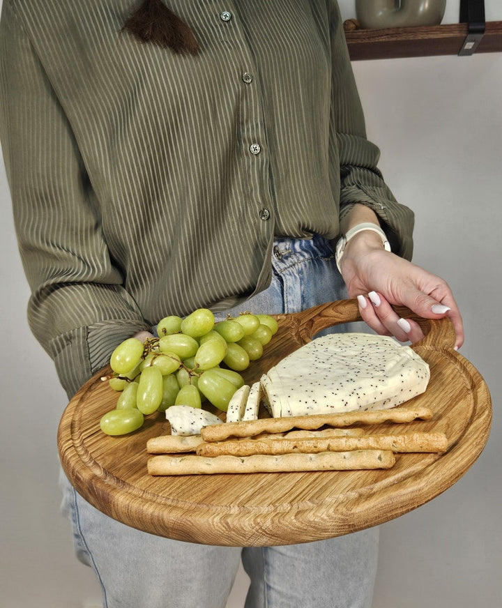 Round Cutting Board with handle, Charcuterie Board For Serving, Bread Cutting Board, Cheese Board, Gift For Mum, Decoration For Easter Table, Gift For Her